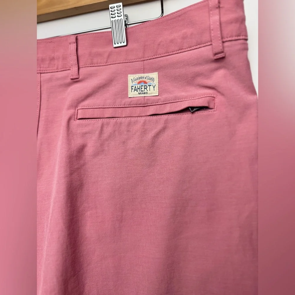 Faherty All Day 38 pink men’s preppy varsity Ivy golf resort wear shorts
